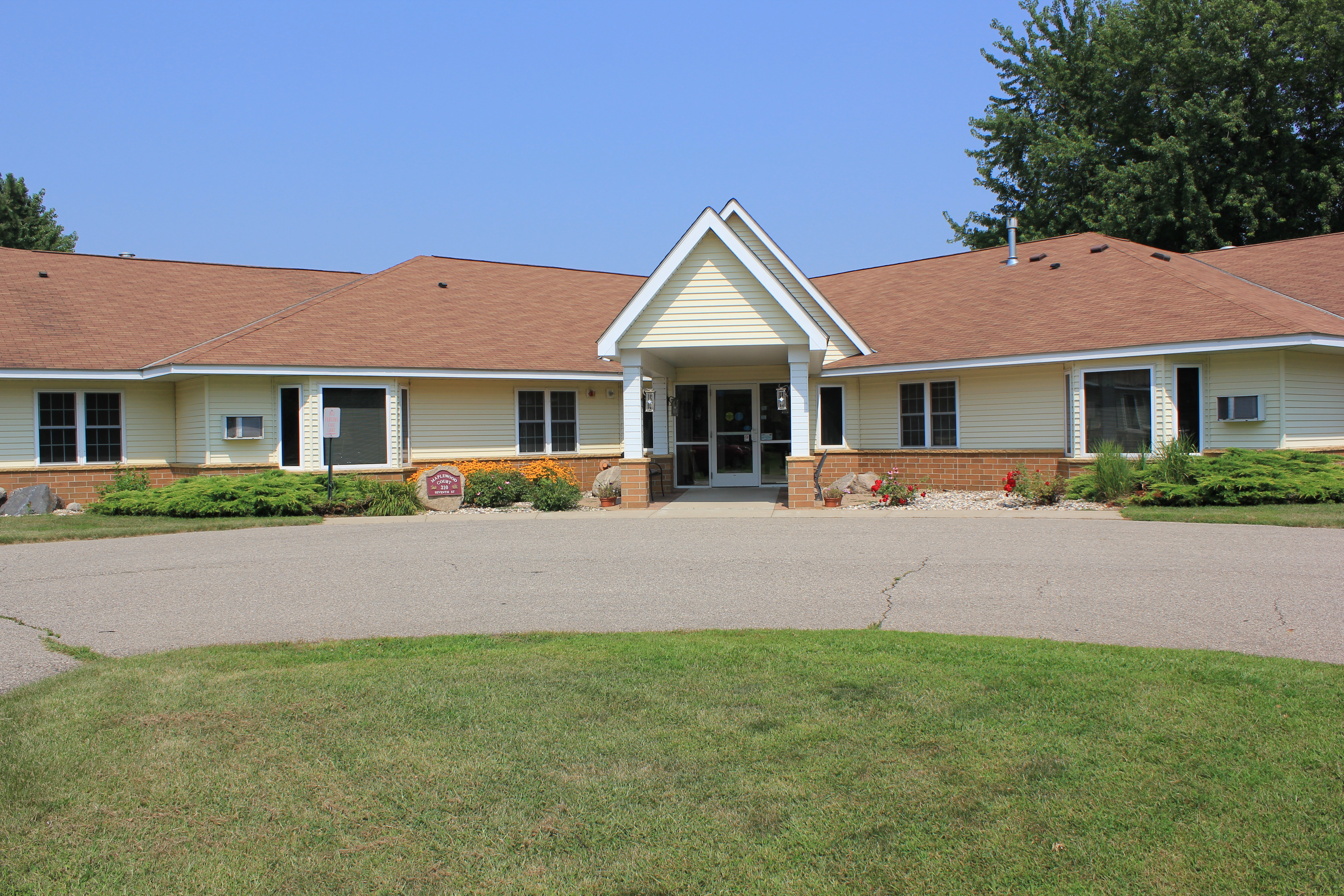 Maplewood Court Assisted Living | Assisted Living Facilities – Maple Lawn